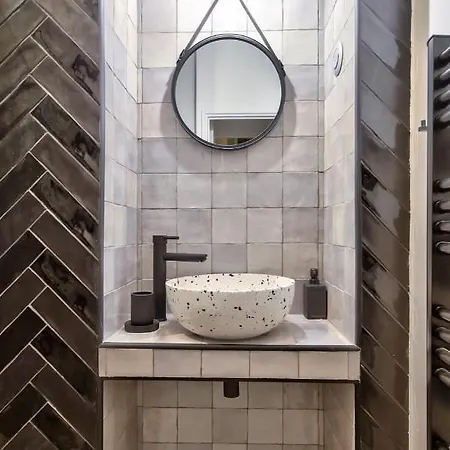 New ! Outstanding 2br & 1br In 15 Apartment *